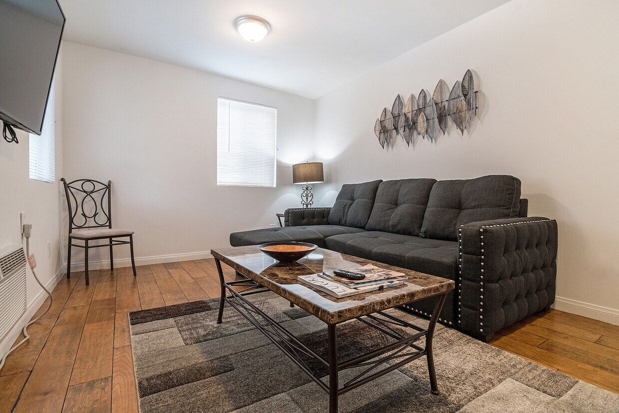 Living room - 5249 Satsuma Ave