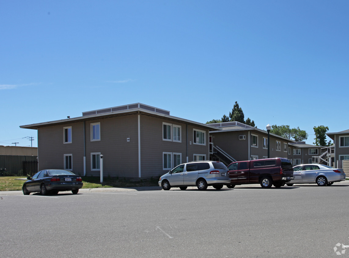 Foto del edificio - Tracy Village Apartments