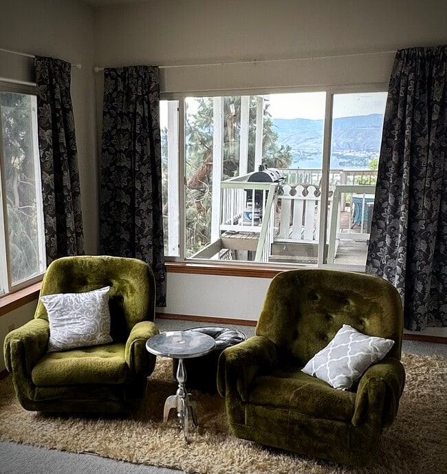 Foto del edificio - 3933 Burch Mountain Rd