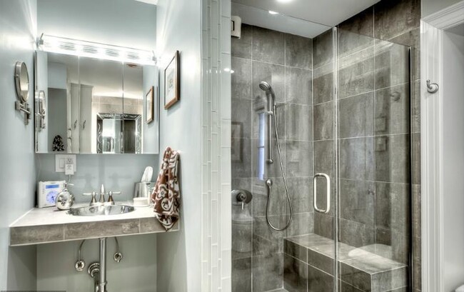 Master bath - 2633 15th St NW