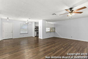 Building Photo - 5622 Frst Lk St