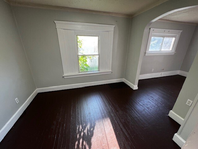 Building Photo - 497 Scheck St