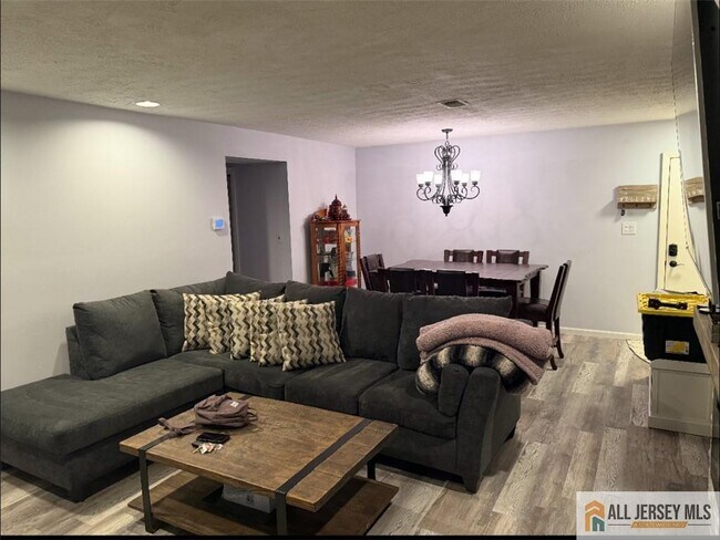 Foto del edificio - 306 Sharon Garden Ct