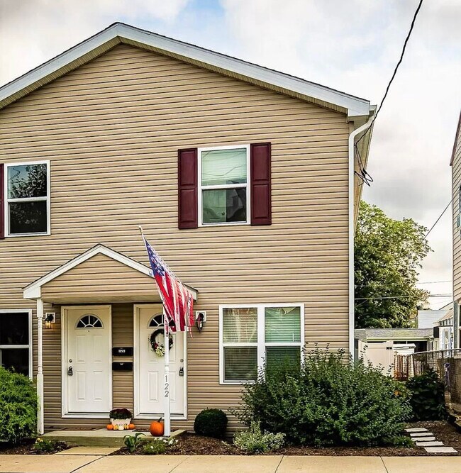 Otro - 122 Belvedere Ave