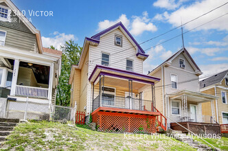 Building Photo - 2340 Victor St