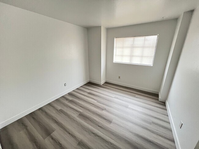 Building Photo - Spring Valley 3 bed