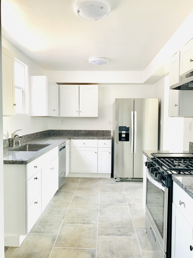 Foto principal - 5761 Alviso Ave