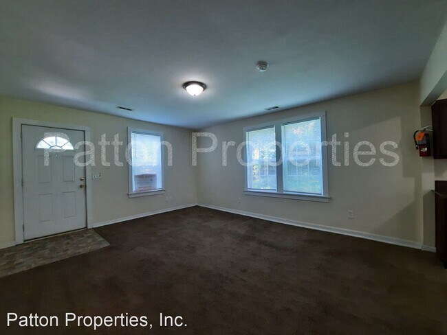Building Photo - 2 br, 1 bath House - 902 Pine Street