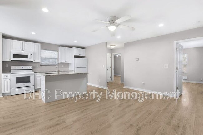 Building Photo - 1484 Norman Berry Dr