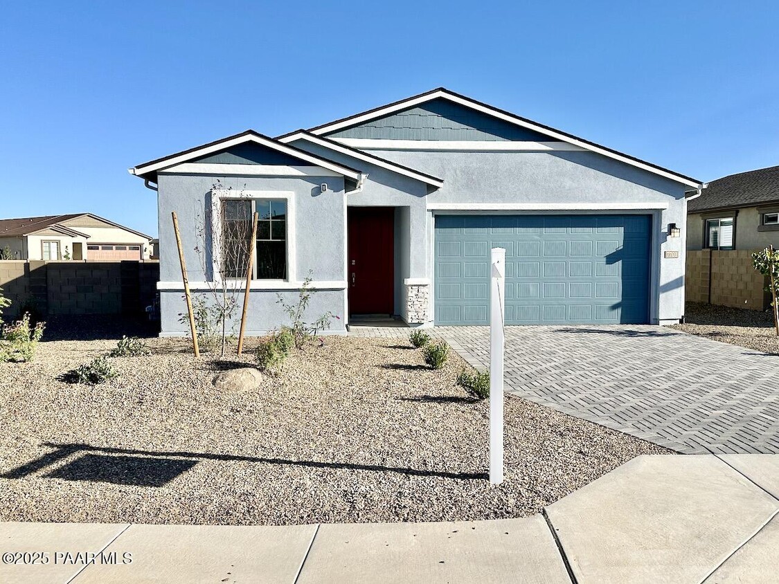 Primary Photo - 7701 E Fieldstone Dr