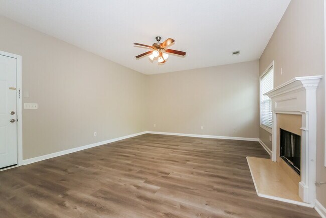 Foto del edificio - 440 The Gables Dr