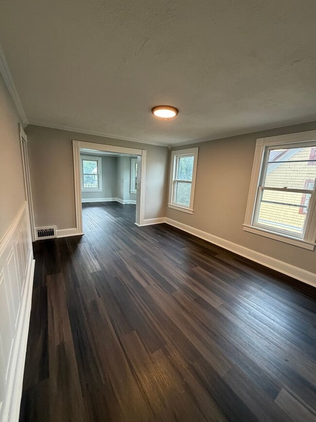 Building Photo - 82 Brookside Ave