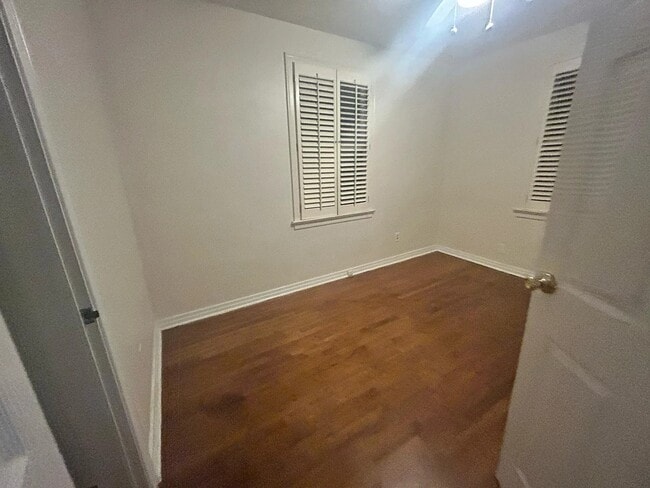 Building Photo - 2652 Merwyn Rd