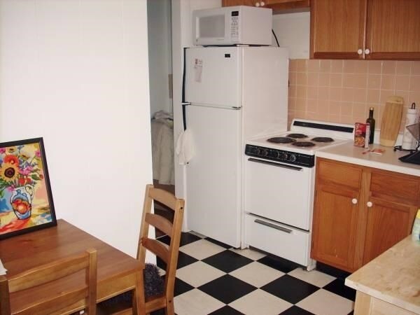 Building Photo - 1063 Beacon St