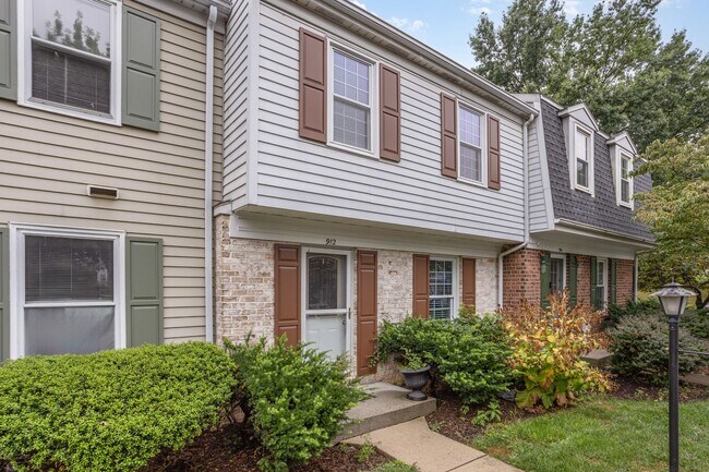 Building Photo - 912 Allenview Dr