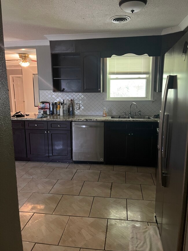 Building Photo - 1076 Elysian Dr