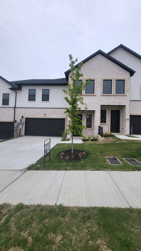 Primary Photo - 2348 Alsiddiq Dr