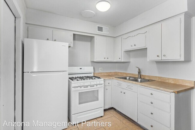 Foto del edificio - 1 br, 1 bath House - 3202 N 66th St Unit 4