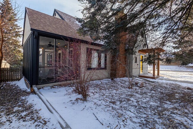 Foto del edificio - 1621 W 22nd St