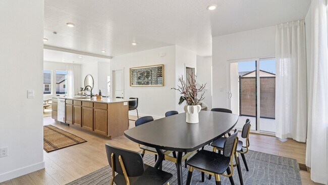 Foto del edificio - 513 E Levengrove Dr