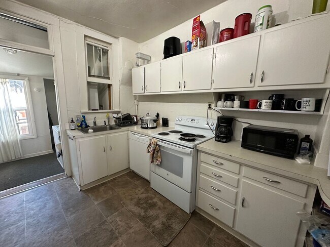 Building Photo - 715-723 19th