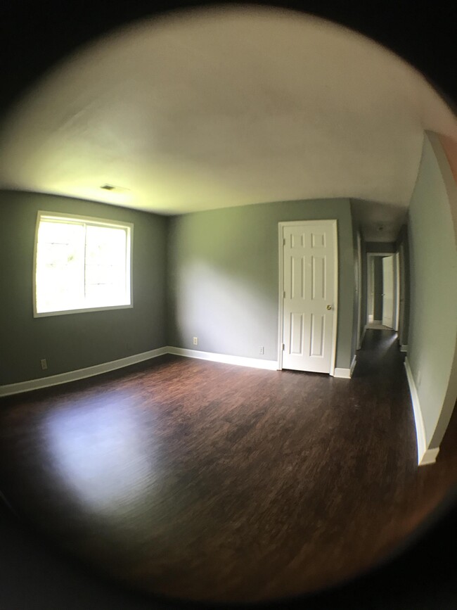 Building Photo - 1351 Avondale Dr