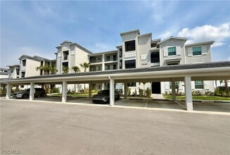 Building Photo - 15285 Grn Acrs Ave