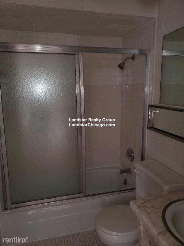 Building Photo - 1 br, 1 bath Apartment - 5949 N Kenmore Ave