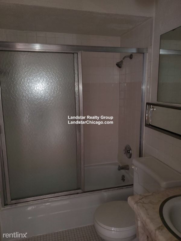 Foto del edificio - 1 br, 1 bath Apartment - 5949 N Kenmore Ave