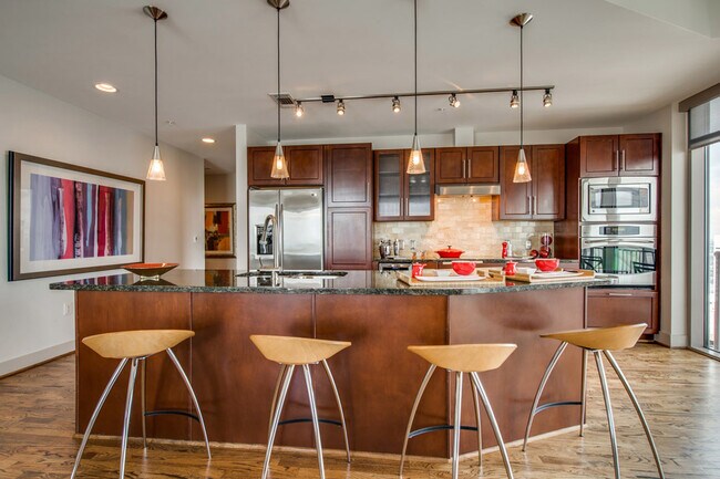 Photo - Downtown Luxury Lifestyle Apartment