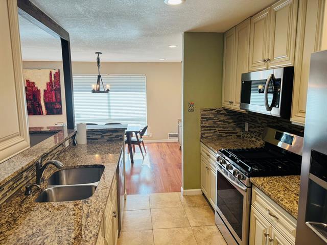 Foto del edificio - 2615 Gladiolus Ln