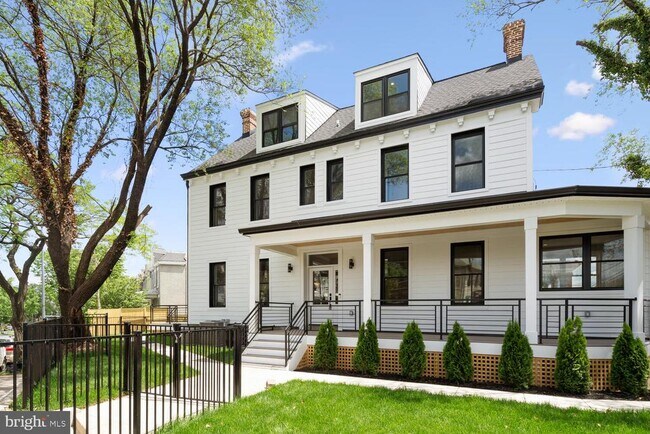 Building Photo - 3901 New Hampshire Ave NW