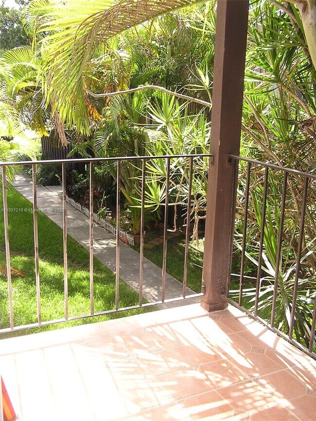 Foto del edificio - 10794 N Kendall Dr