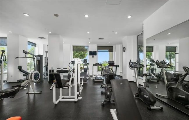 Building Photo - 525 E Seaside Way