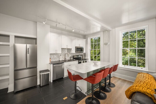 Foto del edificio - 1326 Broadway-SI ID1313057P