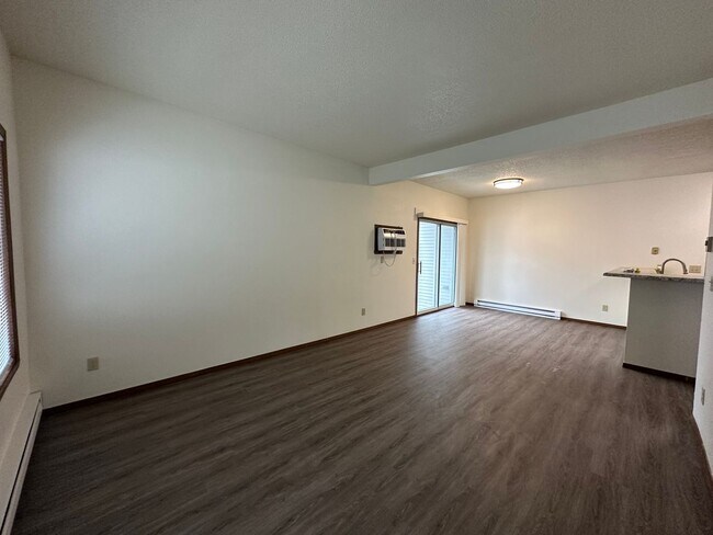 Foto del edificio - 3-Bedroom, 2-Bathroom Townhouse – Pet Friendly with Double Garage
