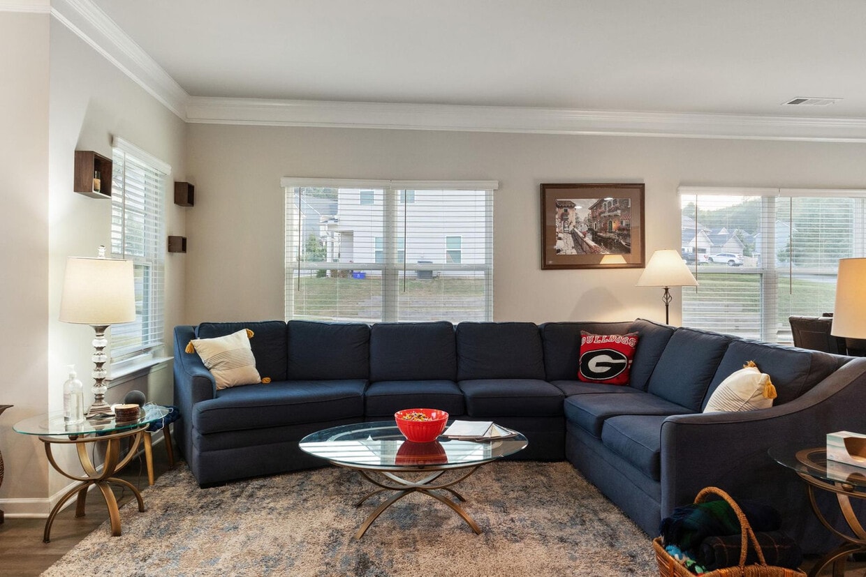 Primary Photo - 1289 Towne Square Ct