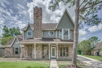 Building Photo - 2287 Woodland Springs St