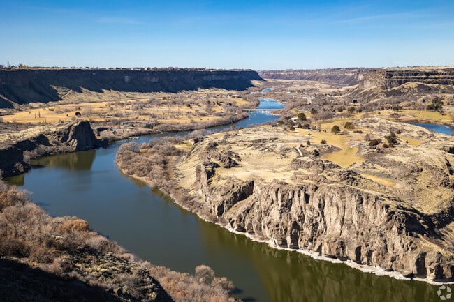 The snake river canyon in Twin Falls hosts two golf courses one public and one private.