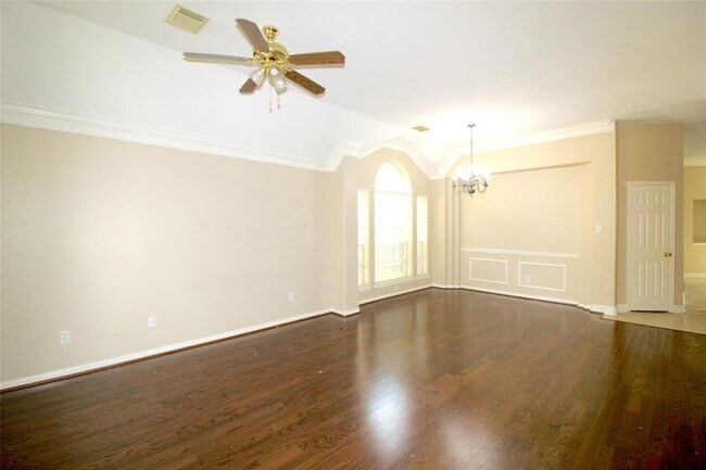 Building Photo - 1107 Woodley Bend