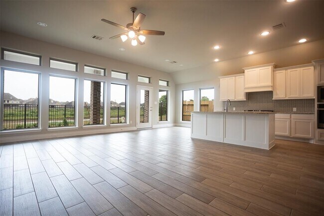 Building Photo - 13011 Hydeland Dr