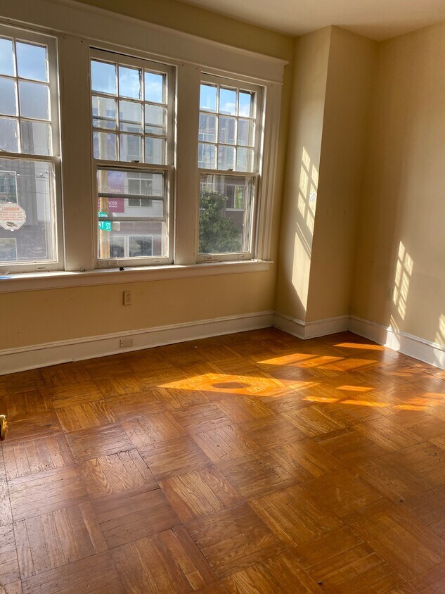 Foto principal - 4624 Woodland Ave