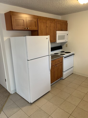 Building Photo - 2800 SW 185th Ave