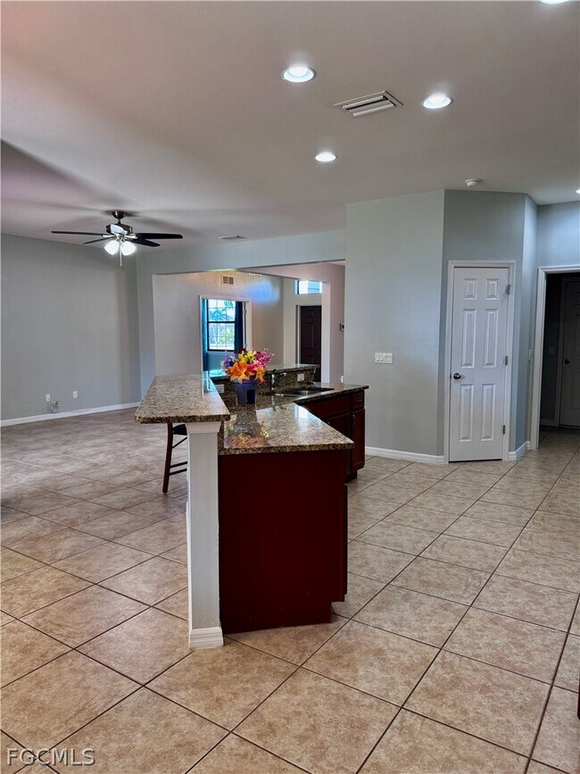 Foto del edificio - 2322 SW 27th St