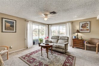 Building Photo - 1914 Ottawa Dr