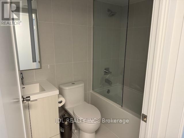 Building Photo - 575 Bloor St E