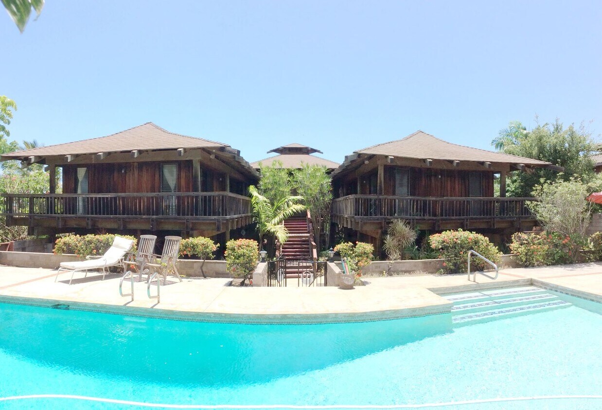 Foto principal - Very private, gated, mostly furnished Maui...