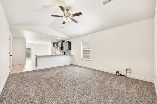 Building Photo - 4 Bedroom 2 Bathroom for Rent!  MOVE-IN SP...