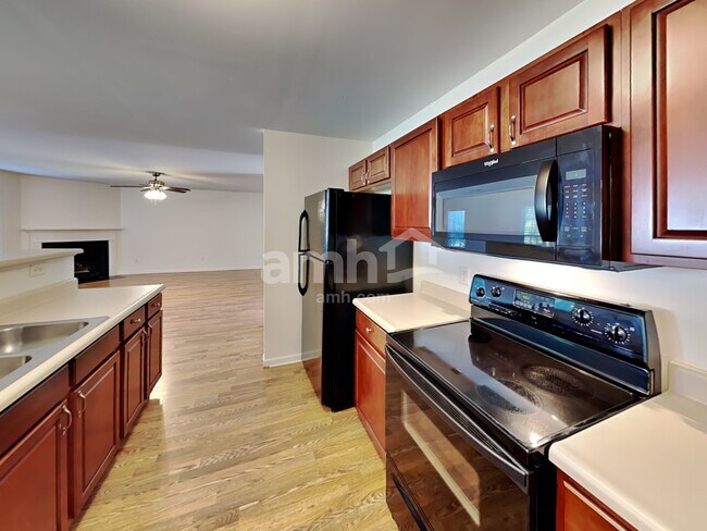 Foto del edificio - 1042 Vanguard Dr