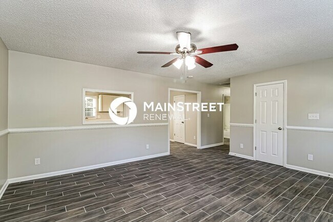 Building Photo - 3 Bedroom Pet-Friendly Home in Greensboro, NC with Main Street Renewal